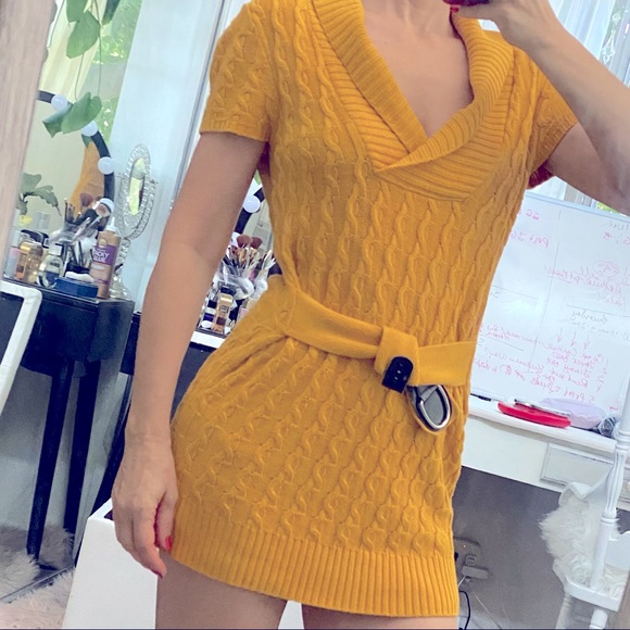 2B Bebe Sweaters - 2B Bebe Cable Knit Long Sweater Dress Short Sleeve V-neck w. Belt Mustard Sz. L